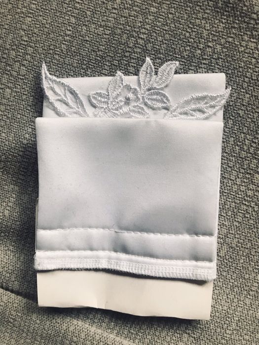 Sukienka ślubna z gipiury romantyczna