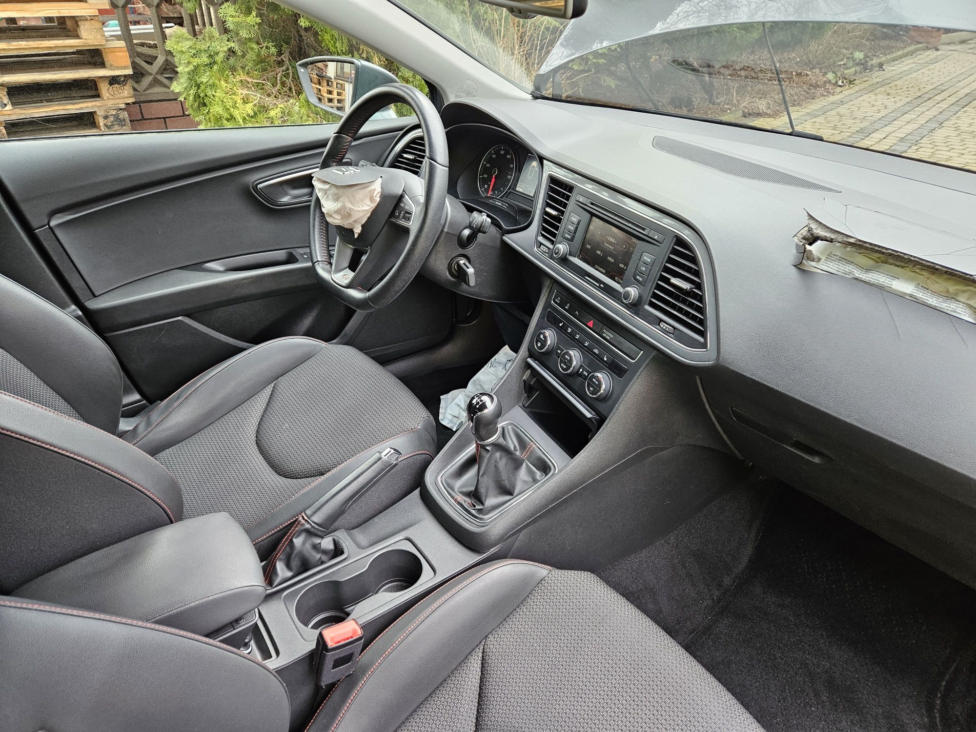 Seat Leon III FR benzyna 5 drzwi hatchback mały przebieg rej. PL