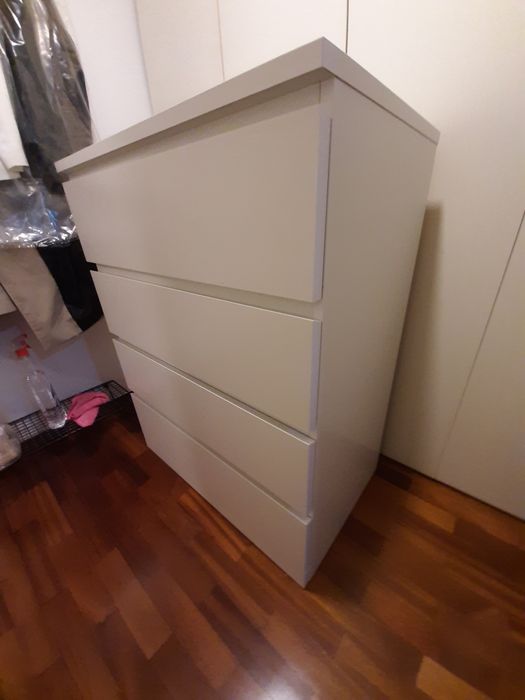 Cómoda IKEA Malm 4 gavetas