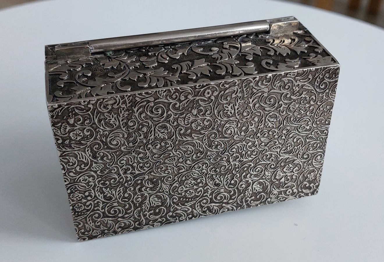 Szkatułka skrzynka skrzynia srebrna ornamenty kwiaty unikat