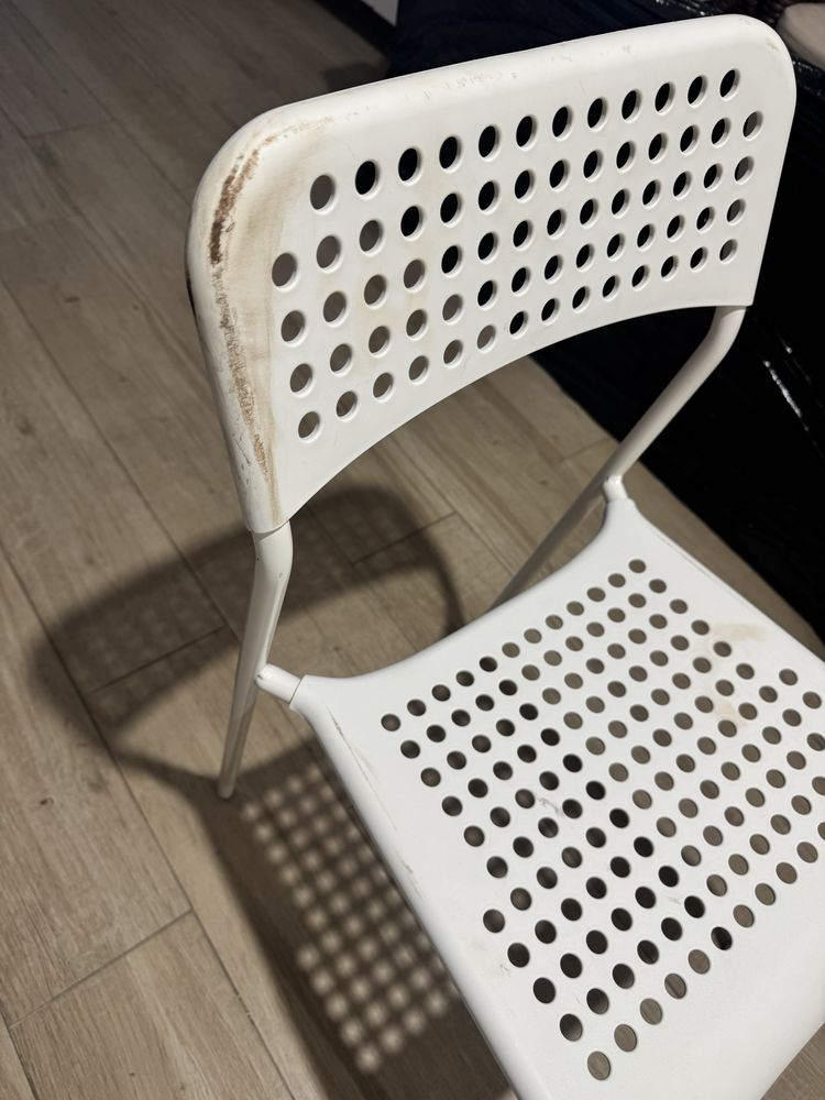 białe krzesło plastikowe ikea Adde