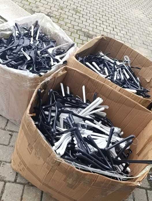 Wieszaki oddam za darmo ! Duża ilość !