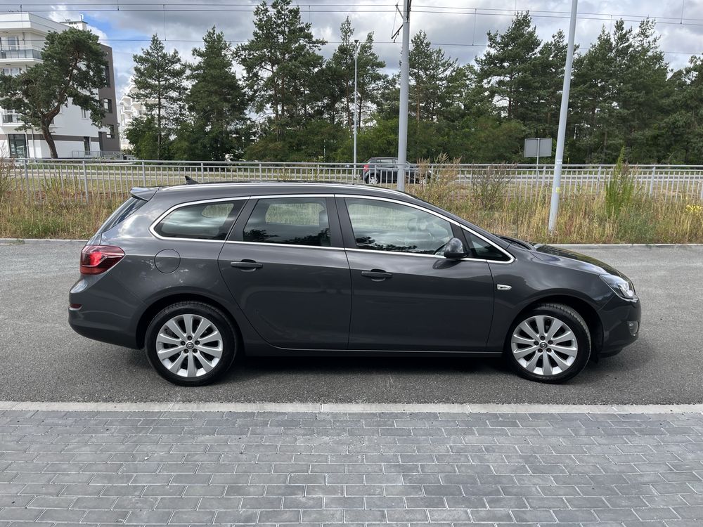 Opel Astra j IV sports tourer 1.4T 120KM Bezwypadkowy 1 wł