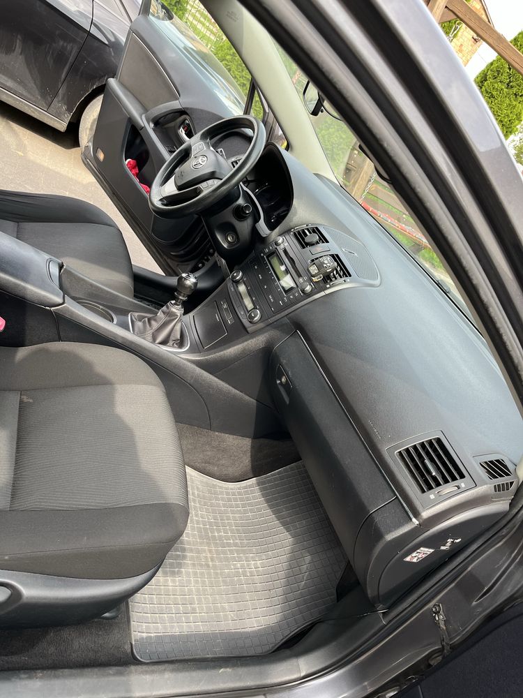 Toyota Avensis T27 2.0D 126KM