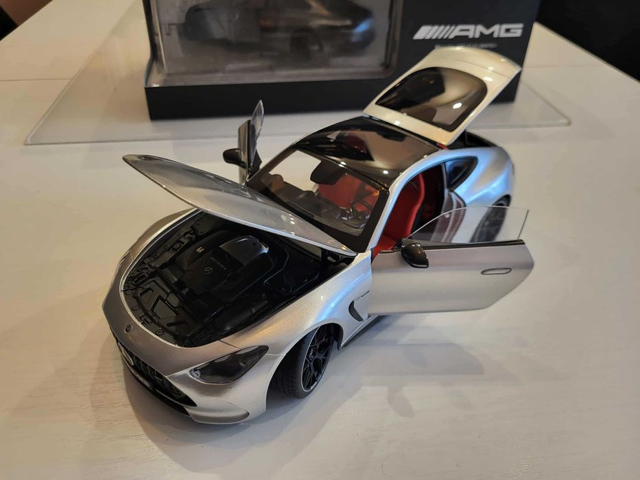 1:18 NZG Mercedes AMG GT 63 4Matic GTC192 Wersja dealerska