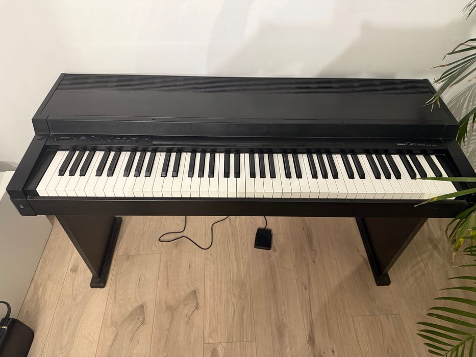 Pianino Yamaha Clavinova CLP 100