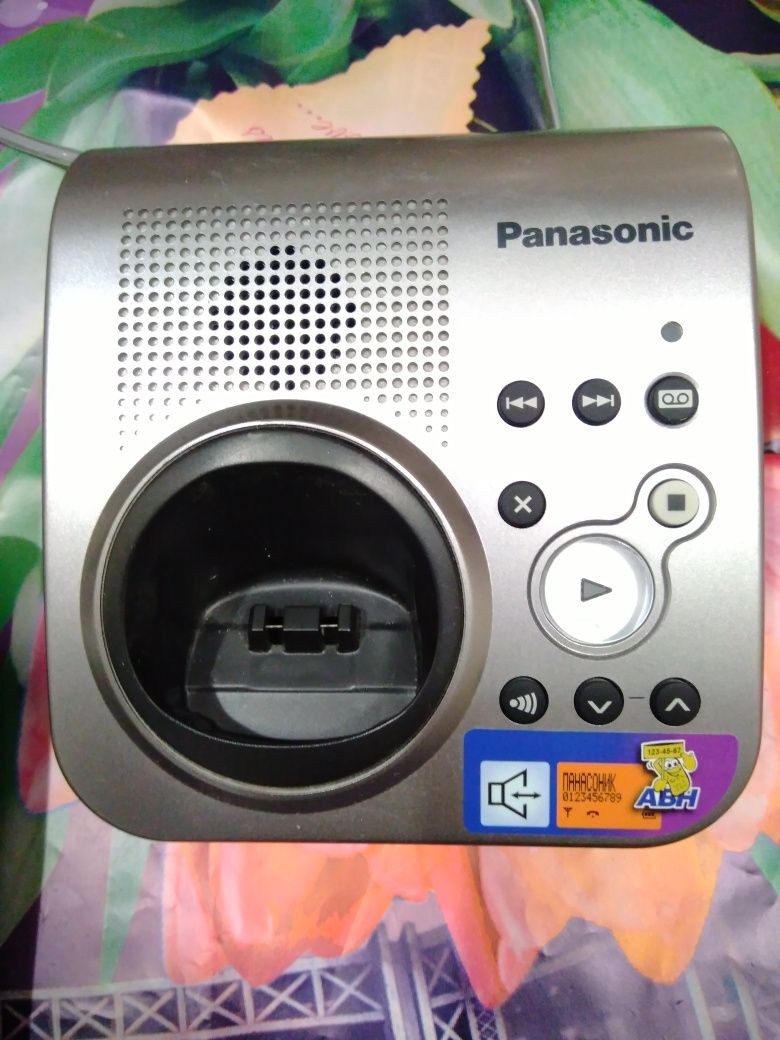 Телефон Panasonic KX-TG7227UA с автоответчиком и АОН+аккумуляторы.