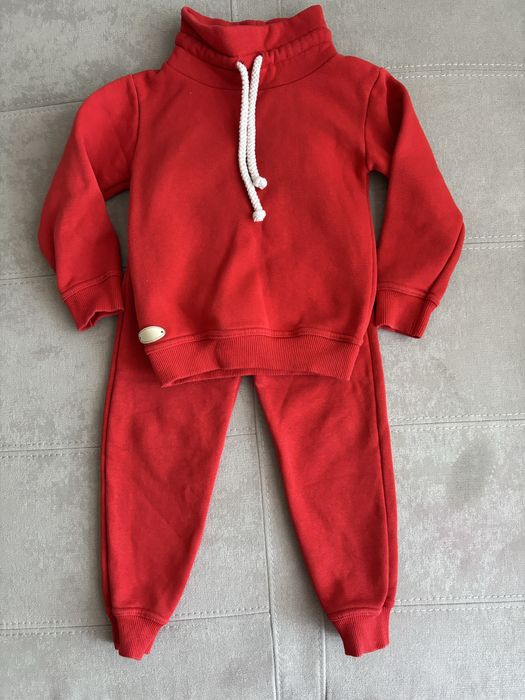 Костюм та новорічний світшот