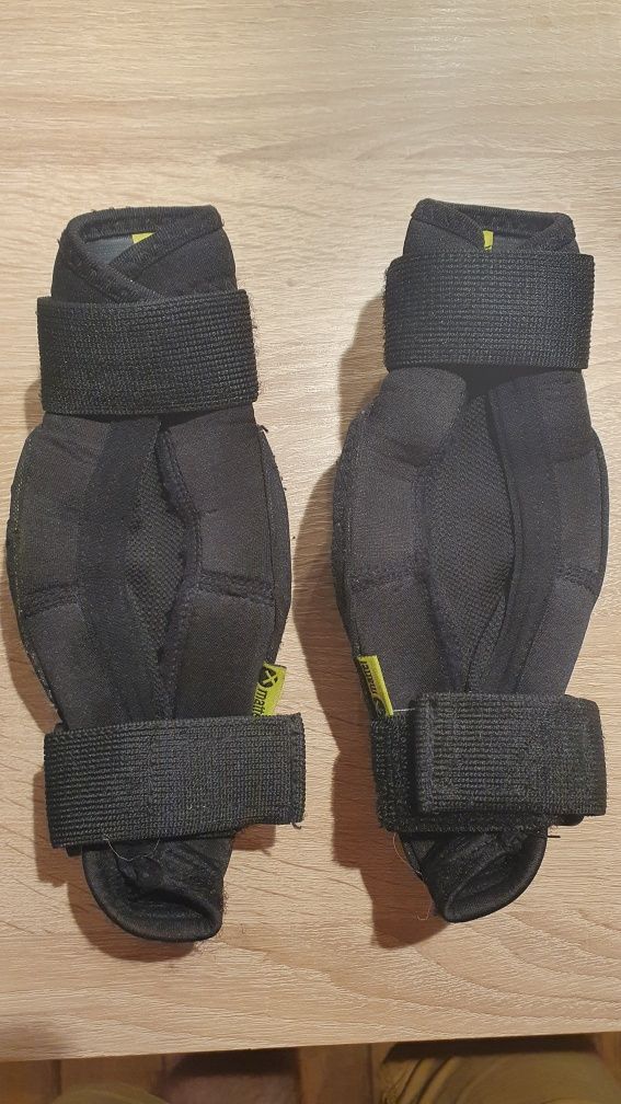 Ochraniacze łokci IXS Carve Elbow Guard rozm. KS dzieci