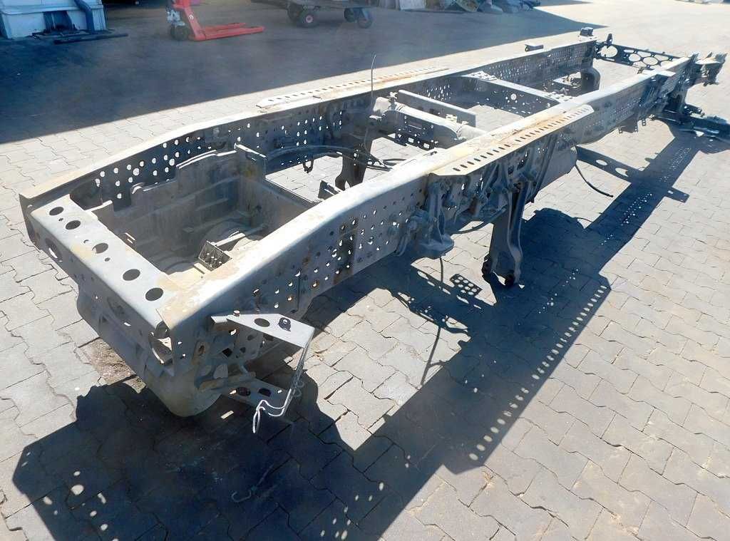 MB ACTROS MP4 12r Rama Pod Przyczepę dł 6.3m szer 90cm