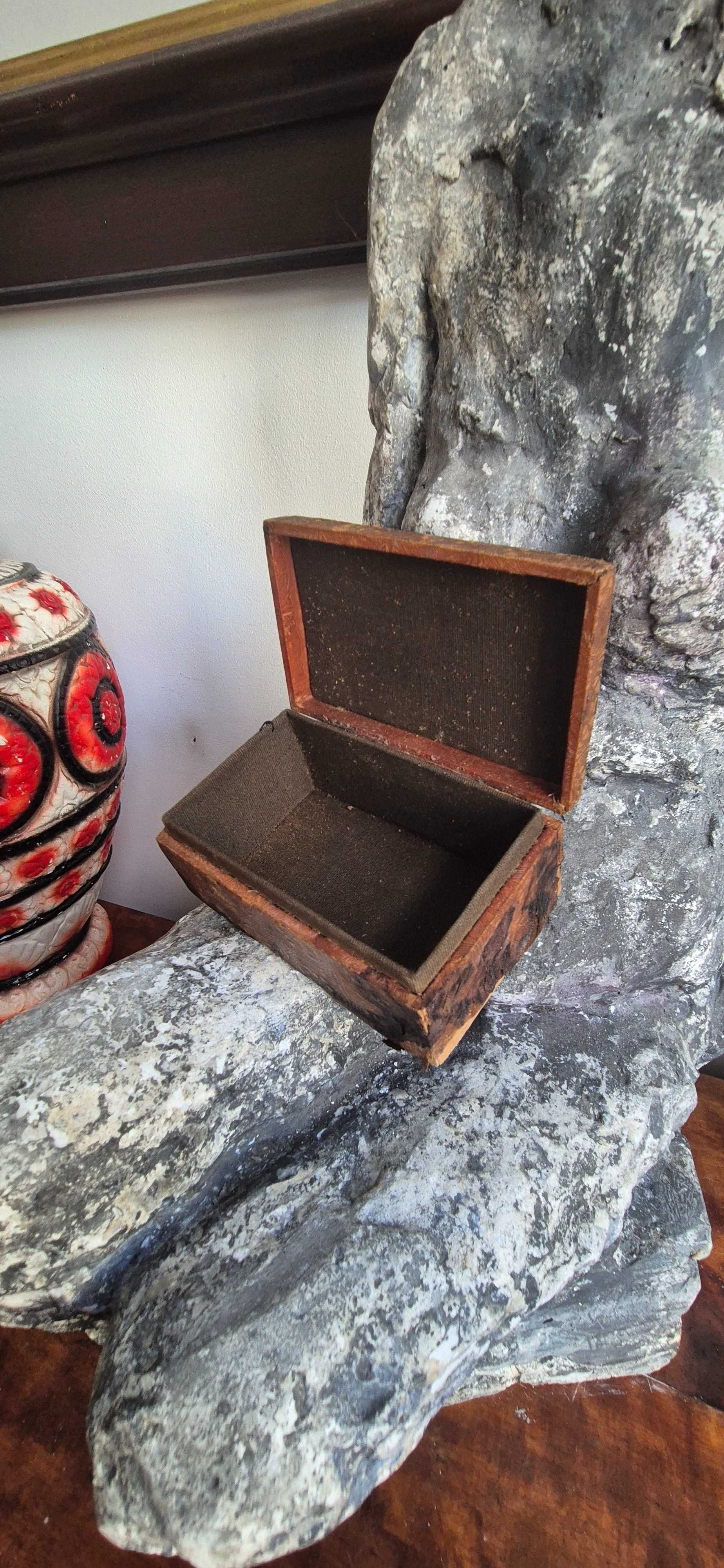 Pudełko kasetka pojemnik skóra antyk vintage zabytek dekor boho