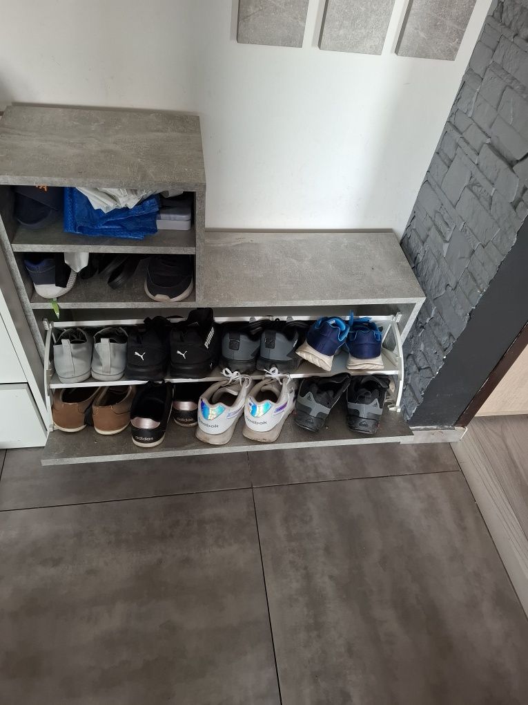 Szafka do przedpokoju z lustrem