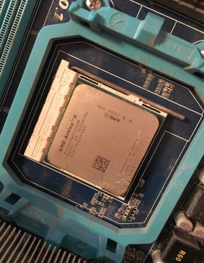 PC Gigabyte GA-880GM-D2H DDR3, AMD Athlon II, 2x250GB, cd-rom, obudowa