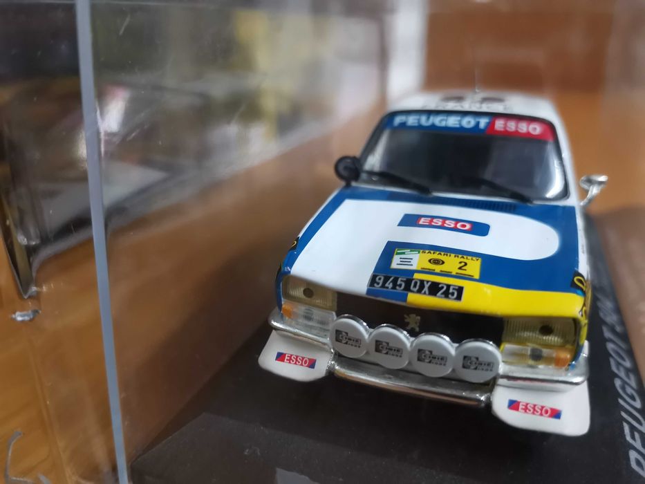 Peugeot 504 Break + Peugeot 504 Ti Team Esso Sport Escala 1 43