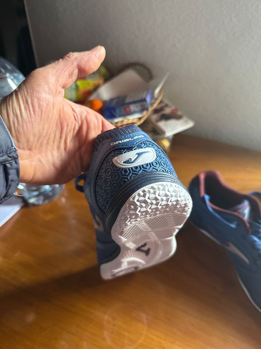 Tenis novos mas sem caixa  tamanho 42