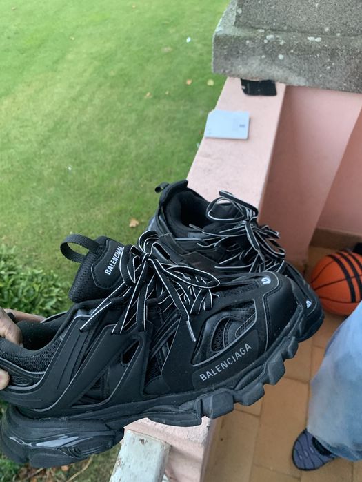 Balenciaga track