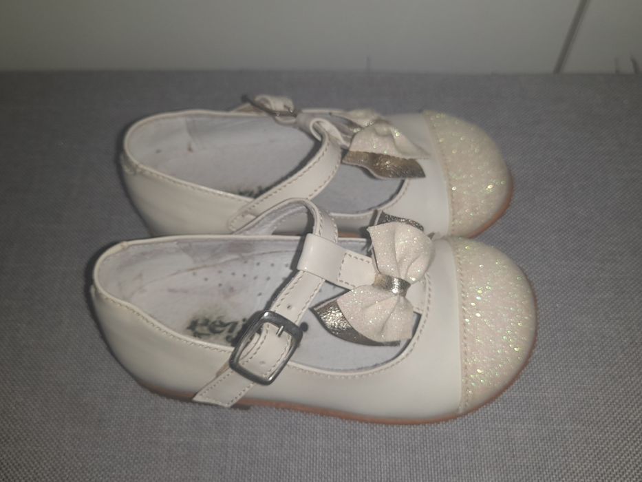 Sapatos menina Pezinho Ortopédico Tamanho 22