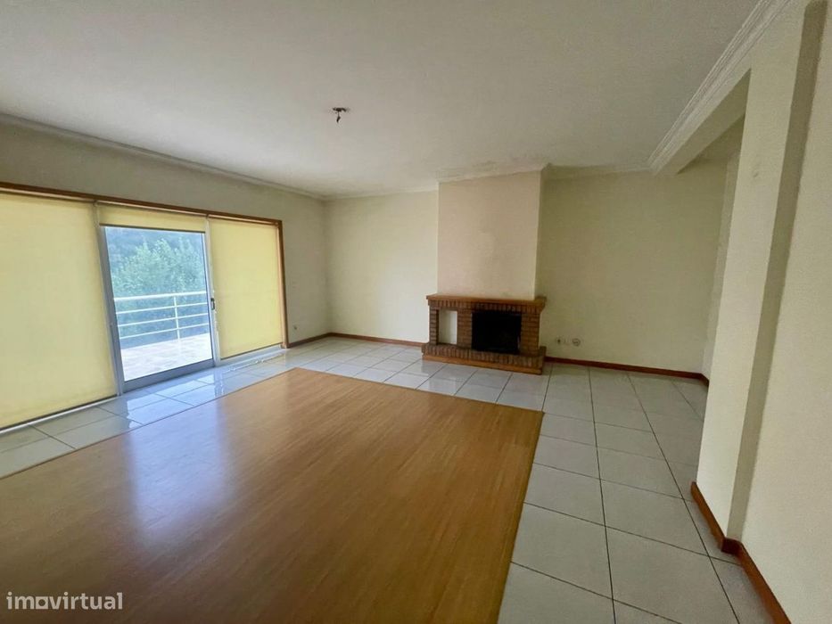 Apartamento T3 em Palmeira – Excelente localização junto ao Kartó