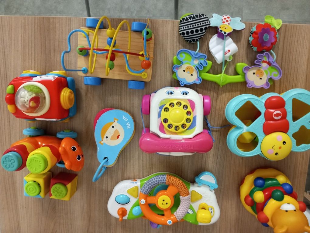 Zestaw zabawek Fisher Price i inne