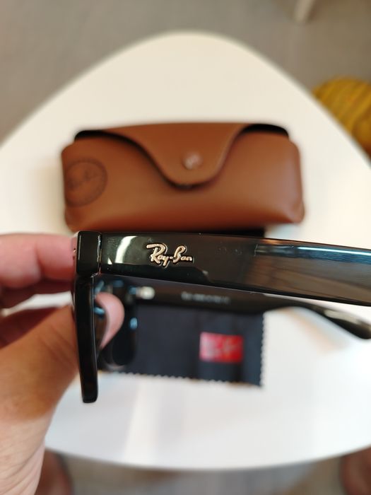 Сонцезахисні окуляри Rey Ban