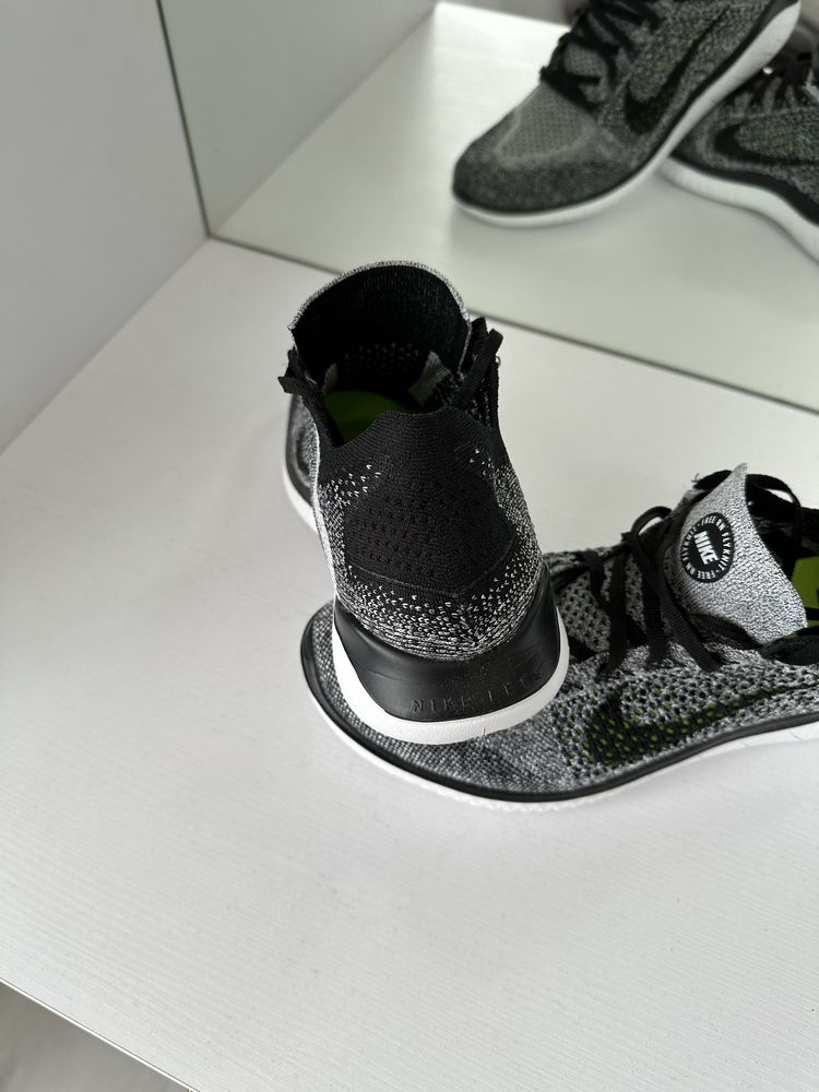 Кросівки NIKE FREE RUN 44р 942838-101