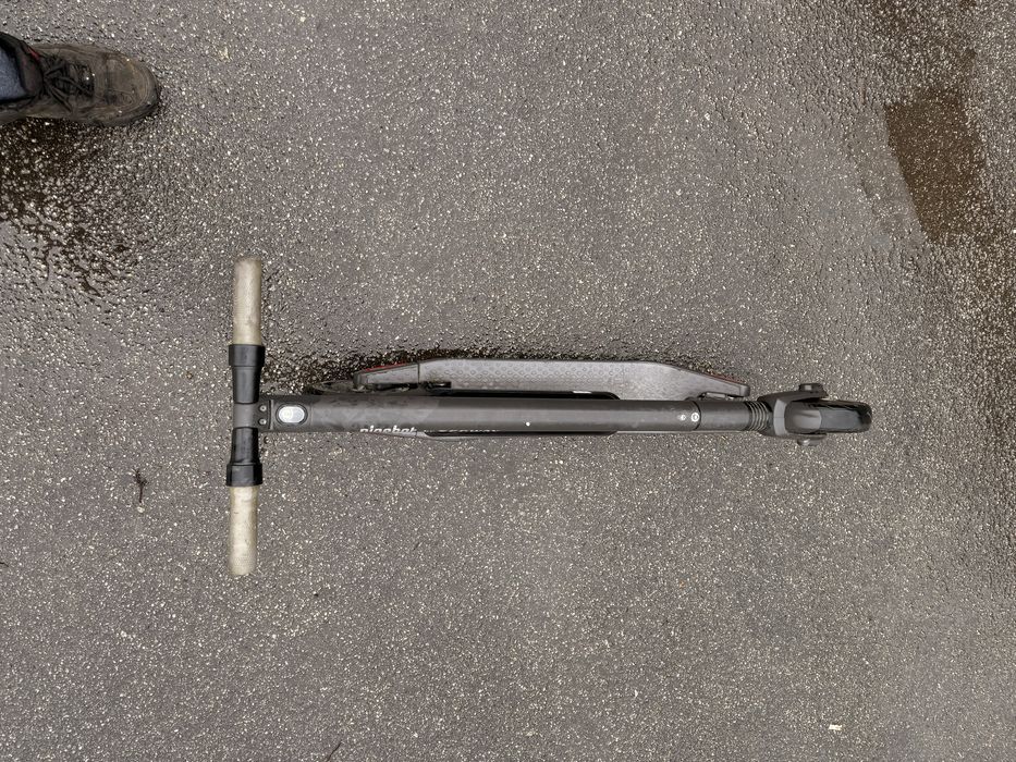 Електросамокат Ninebot KickScooter ES2 або ES4