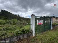 Terreno com 2778,90 m2 todo murado para construção com uma ruina em...