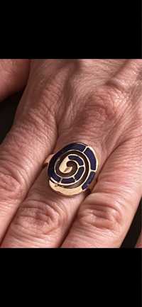 Złoty 585 pierścionek z lapis lazuli