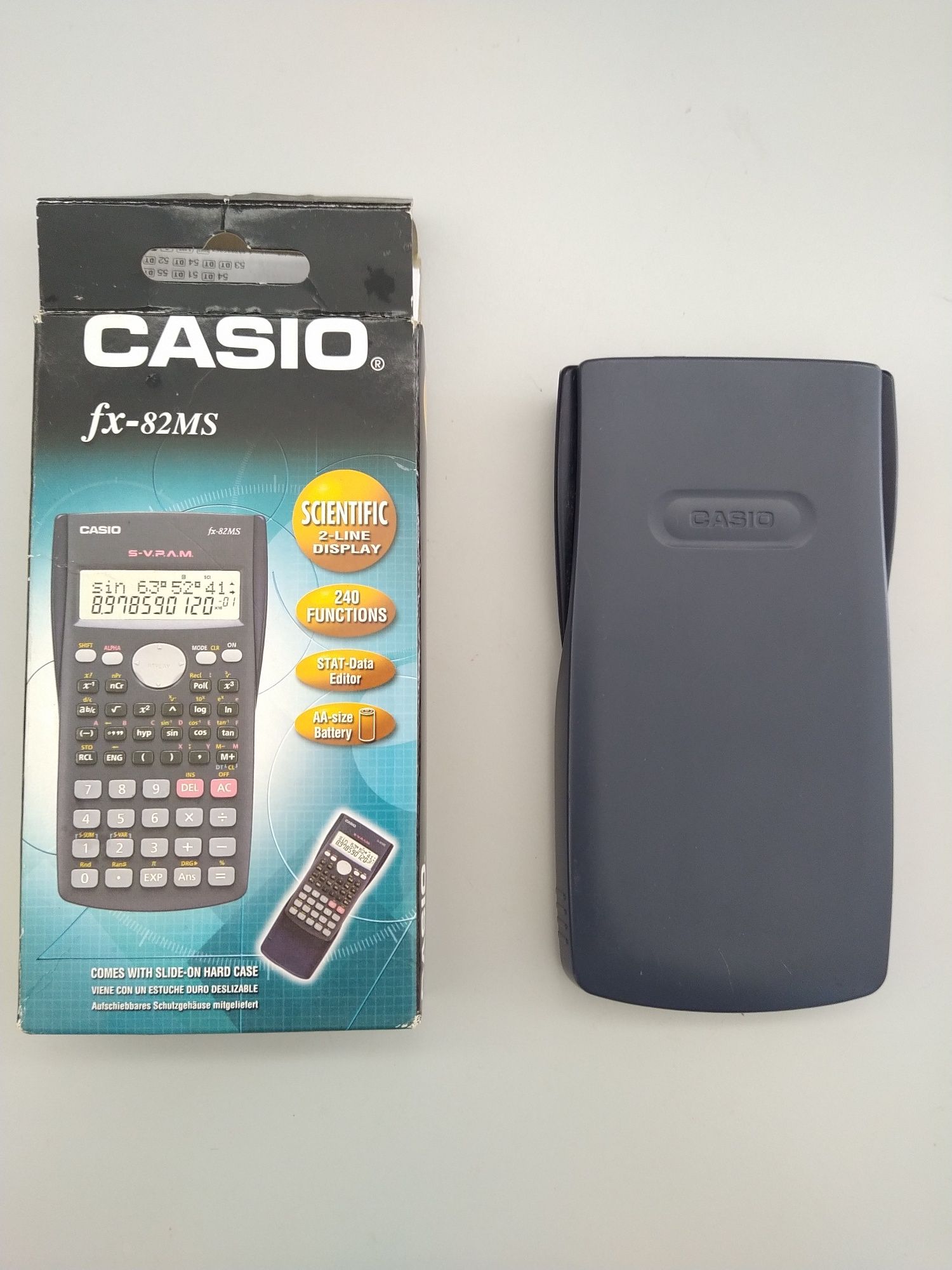 Calculadora Científica Casio fx-82MS