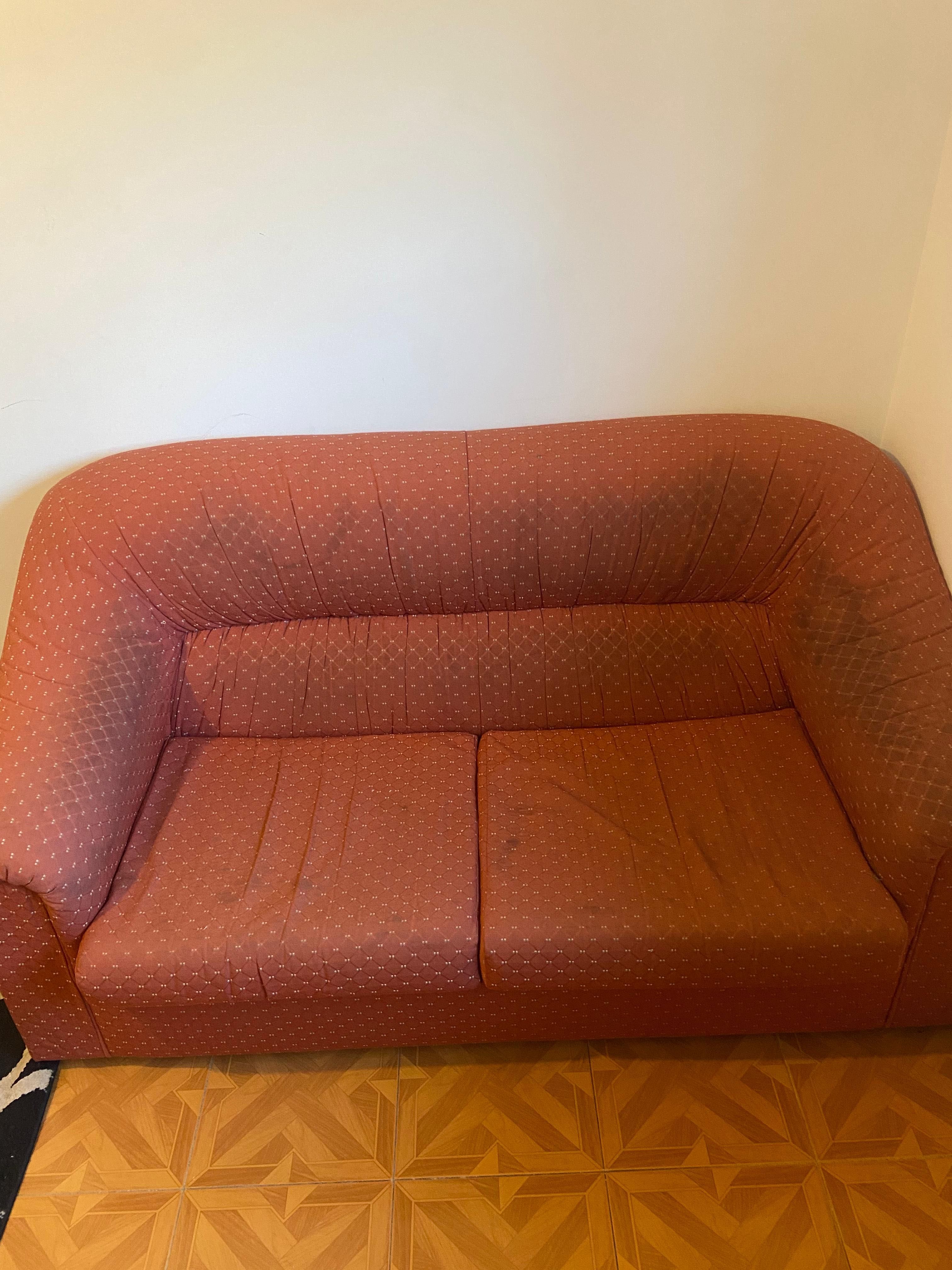 Vendo sofás um deles sendo sofá cama  para desocupar espaço