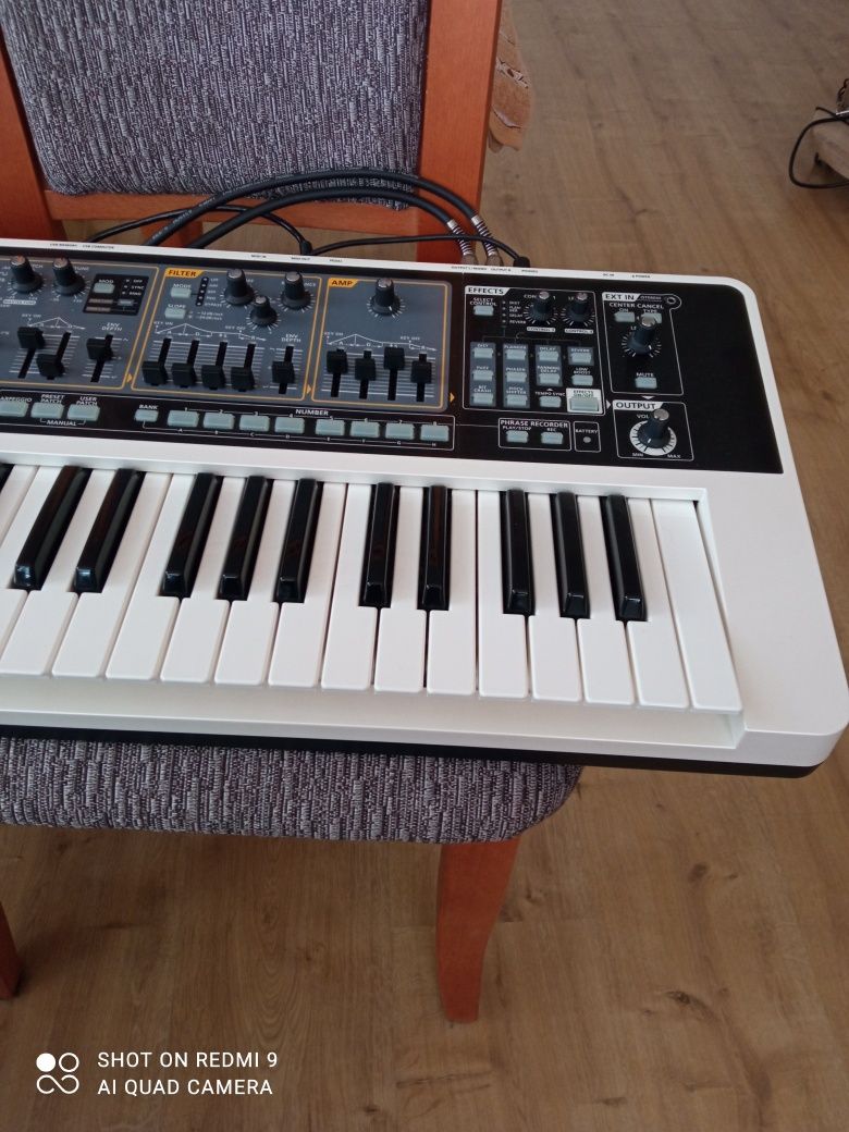 Sprzedam Roland Gaia sh 01 idealny stan + 192 bary