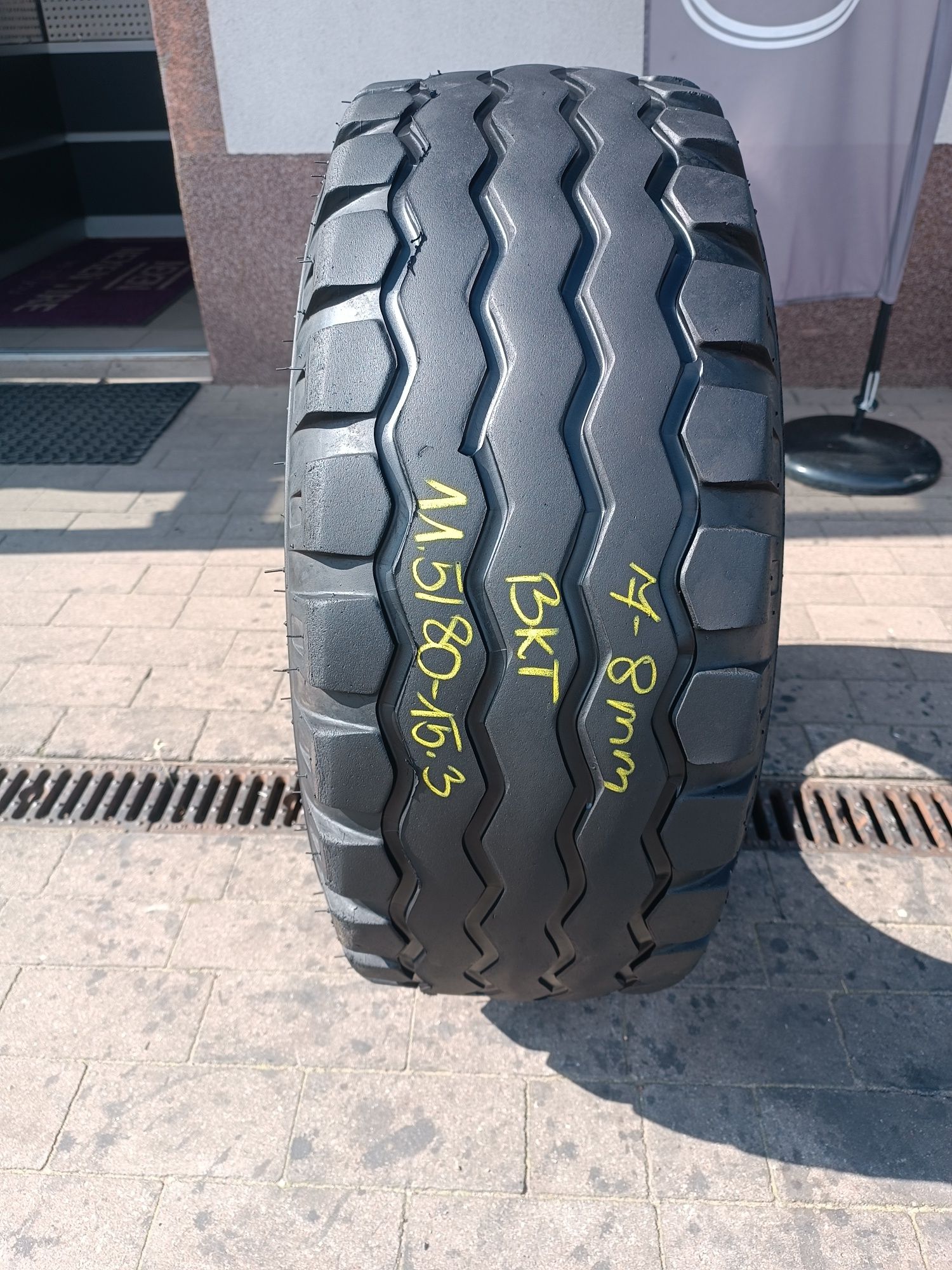 11.5/80-15.3 BKT Implement AW 702