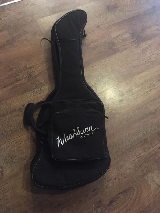 Pokrowiec utwardzany/ case na gitarę Washburn typ explorer