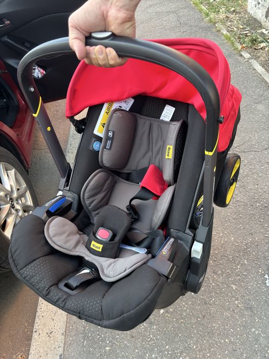 Автокрісло-коляска Doona Child Flame Red