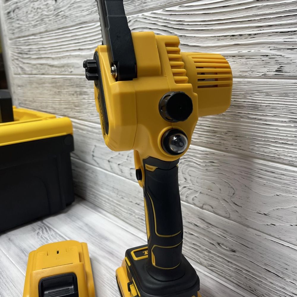 Аккумуляторная мини пила DeWalt DCM160N (24V, 4AH, шина 15