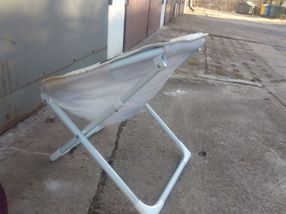 Fotelik dla dziecka w kształcie piłki nożnej