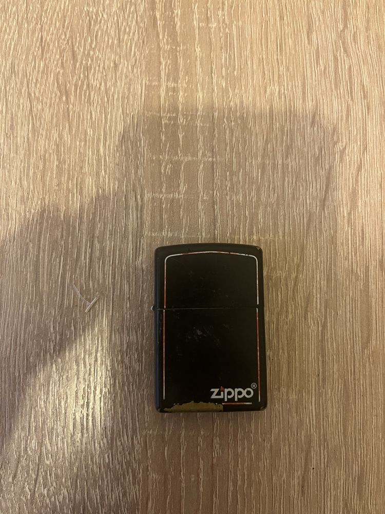 Продам зажигалку Zippo