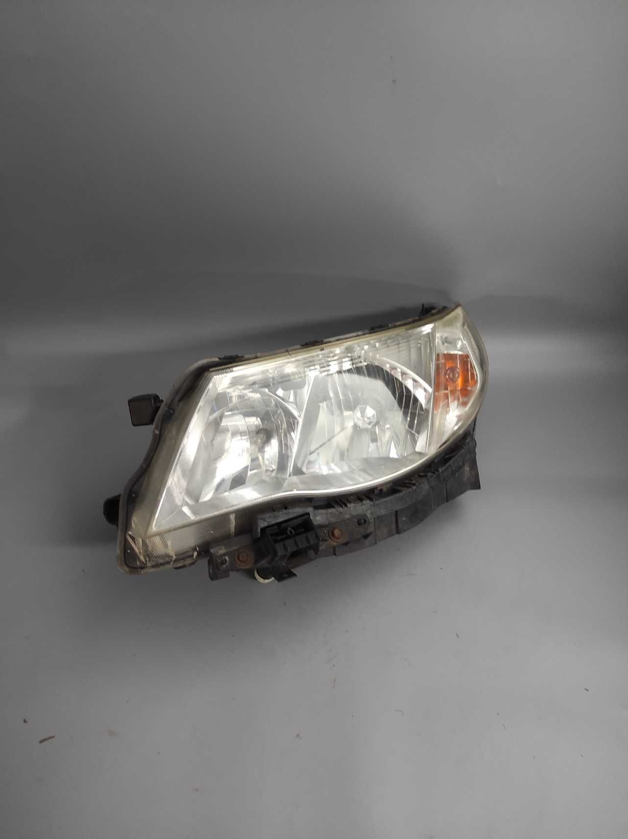 SUBARU FORESTER, Lampa przednia lewa XENON,