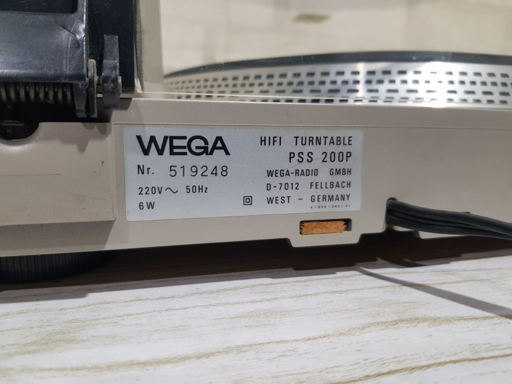 Віниловий програвач WEGA PSS 200P, 33/45 об/хв, б/у з Німеччини