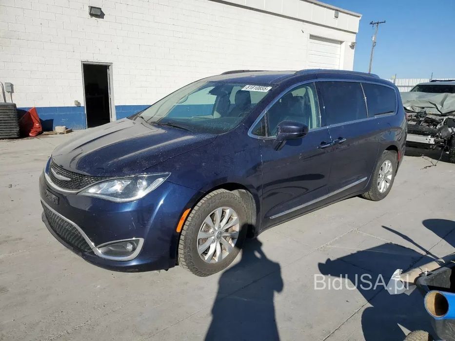 Chrysler Pacifica 2018 CHRYSLER Pacifica 8 osobowa - KUPIONY w transporcie do PL