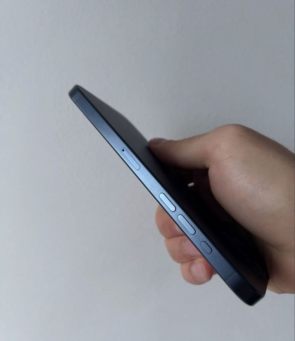 Iphone 15 pro max blue