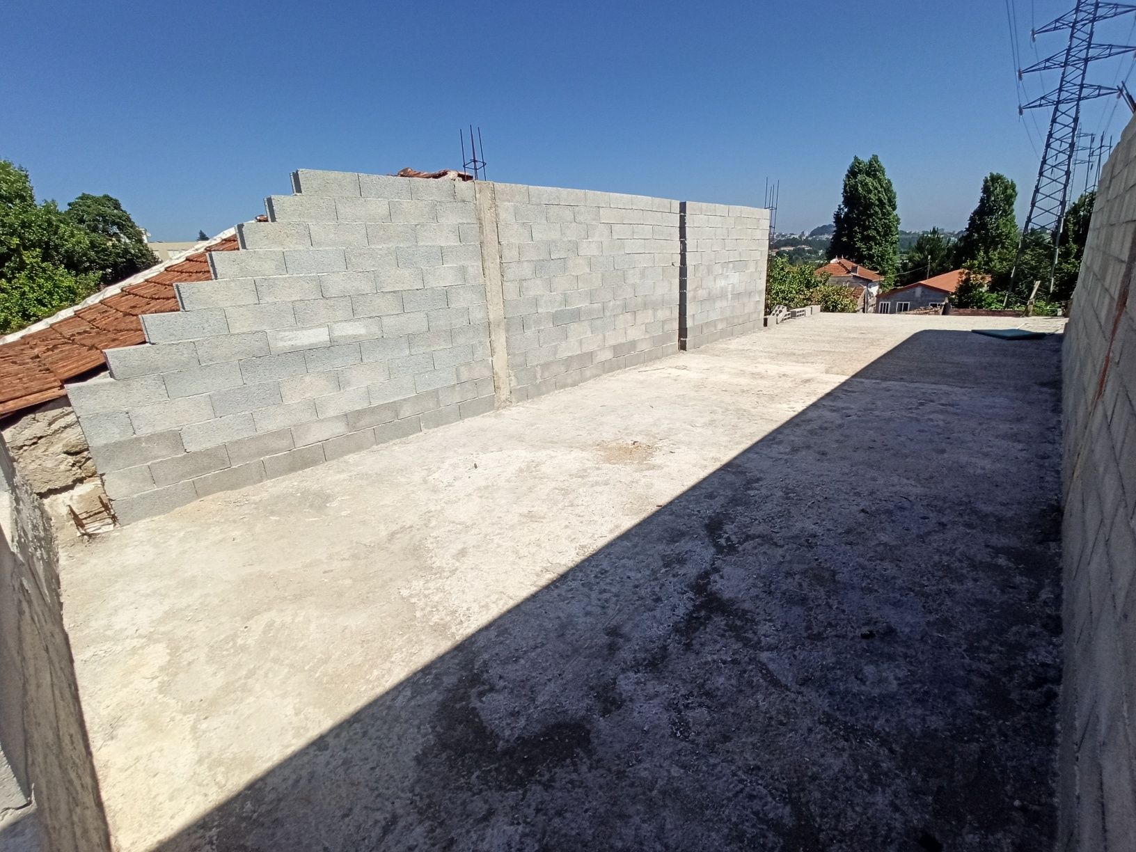 Moradia térrea com terreno