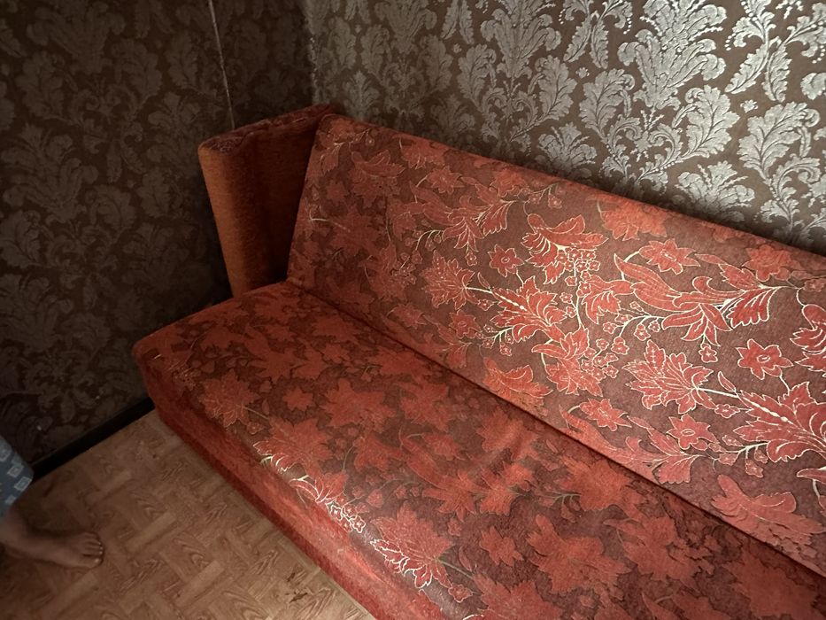 Продам хороший диван