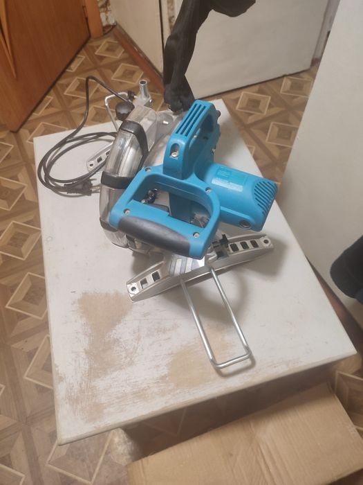 Продам Торцовая пила.