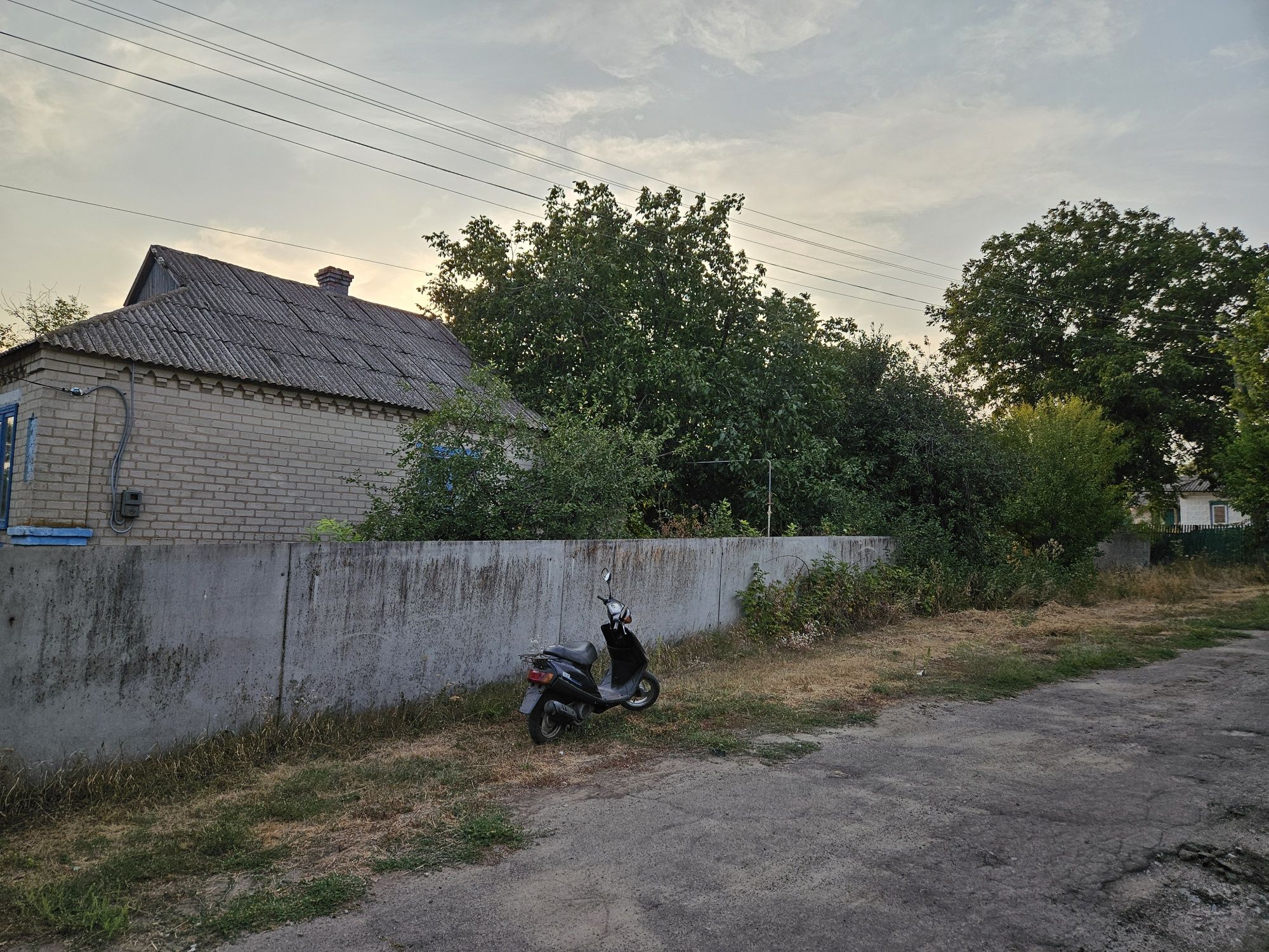 Продам цегляну хату