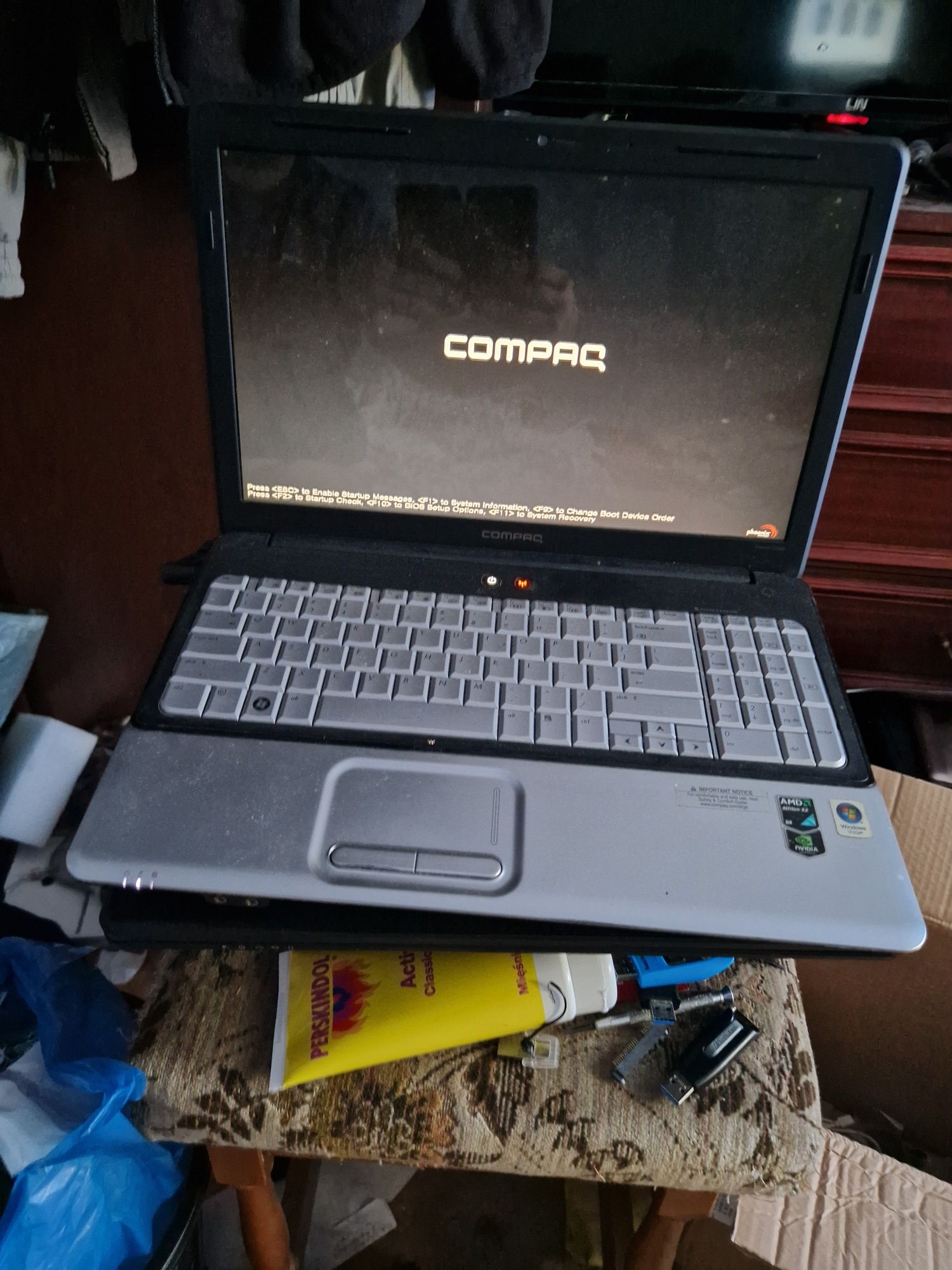COMPAQ cq60 4gb/256GB ssd