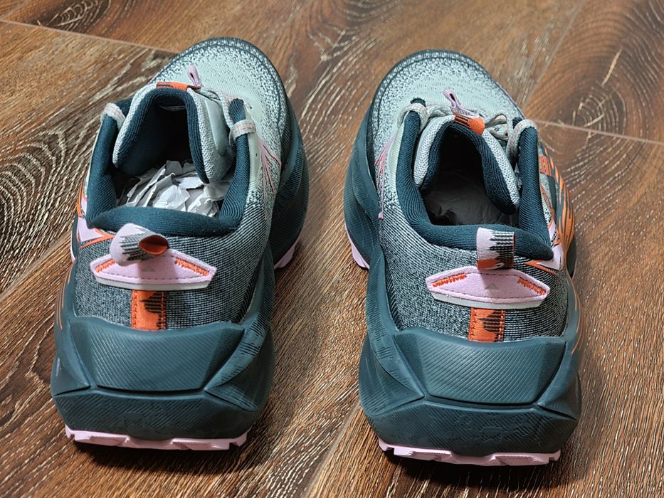 Оригінал 100% жіночі кросівки Asics Trabuco Max 4  EUR 42