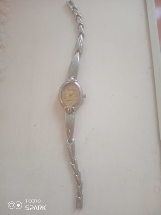 Часы женские не идут.