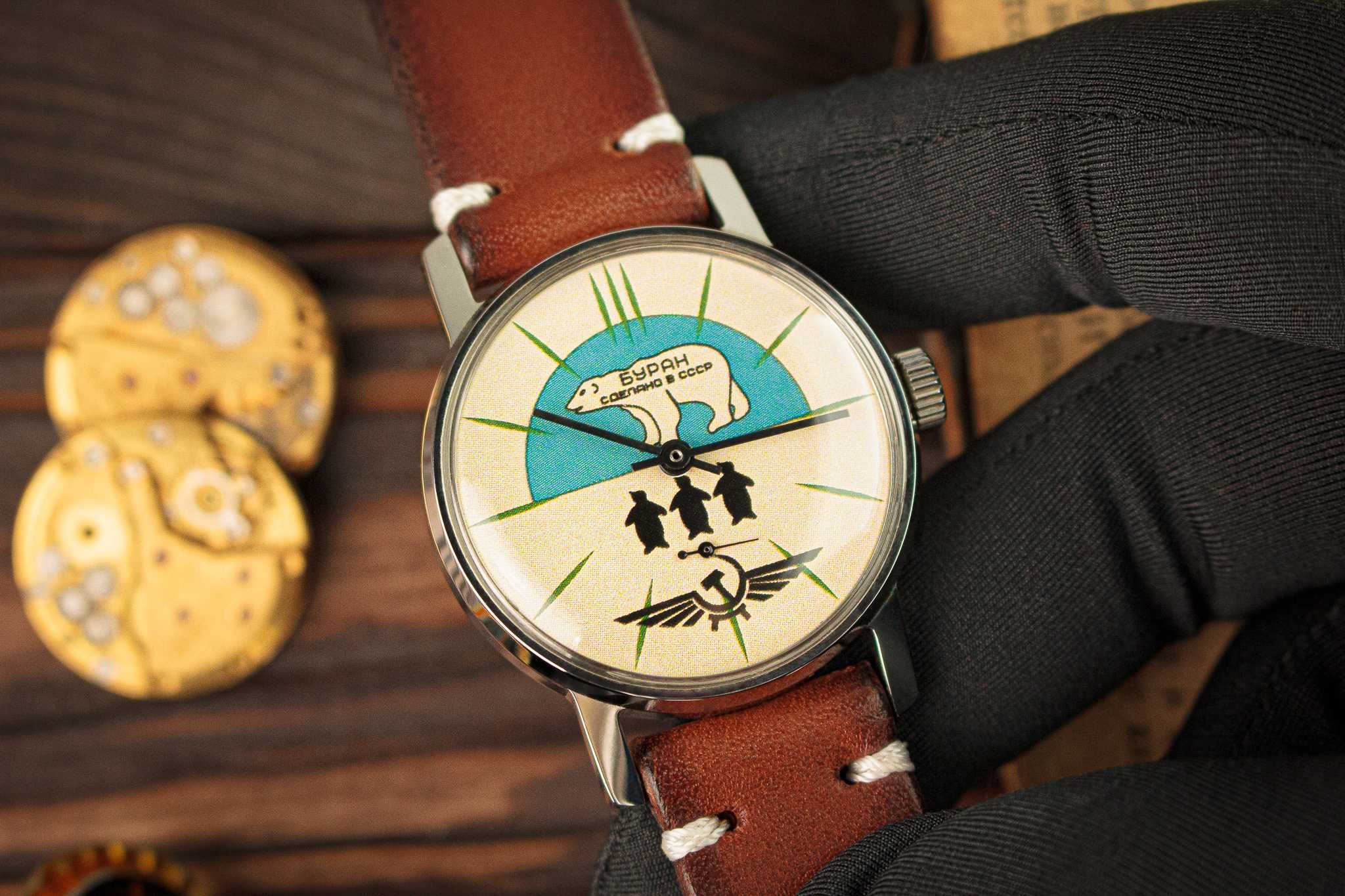 Механічний наручний годинник Победа Буран у мілітарі стилі
