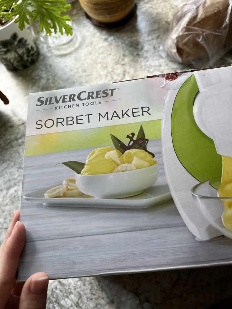 Urzadzenie do robienia sorbetów lodów